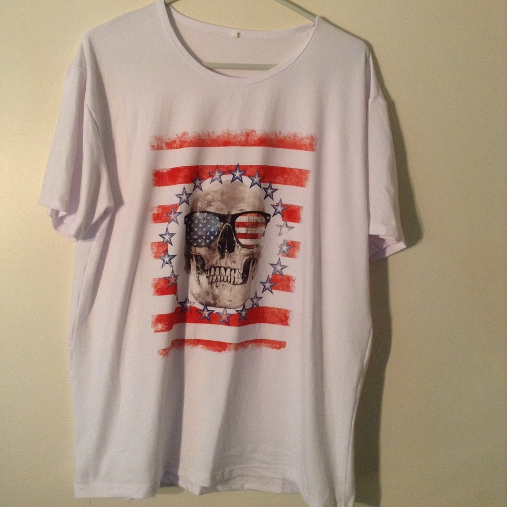White short sleeve Stars and Stripes with skull